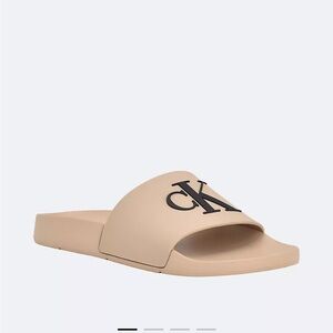 Brand:CALVIN KLEIN
Women's Arin Pool Slide Footbed Sandals 8